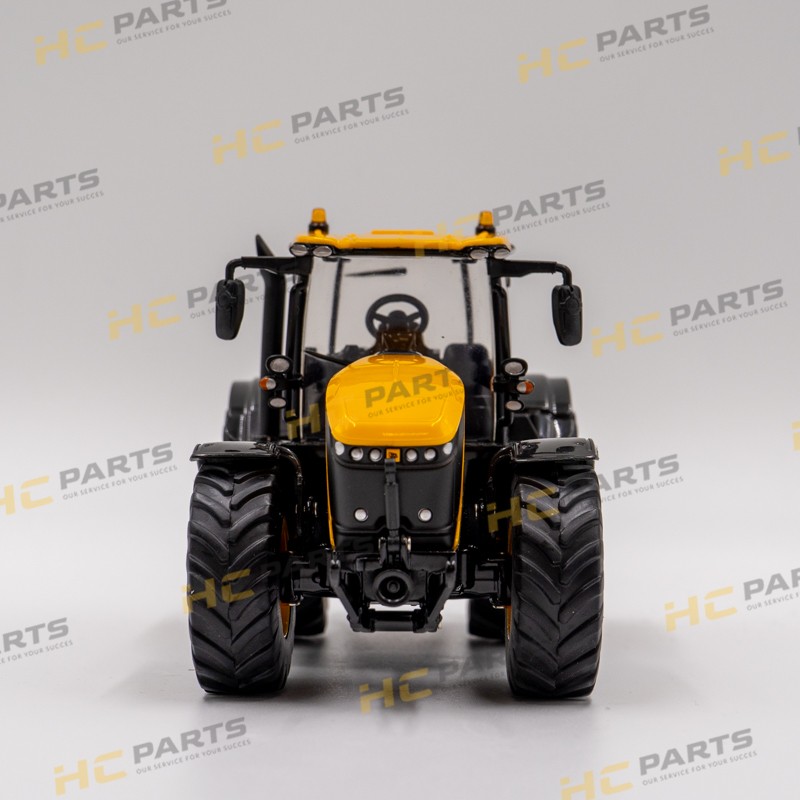 Модель JCB — FASTRAC 8330, Великобритания