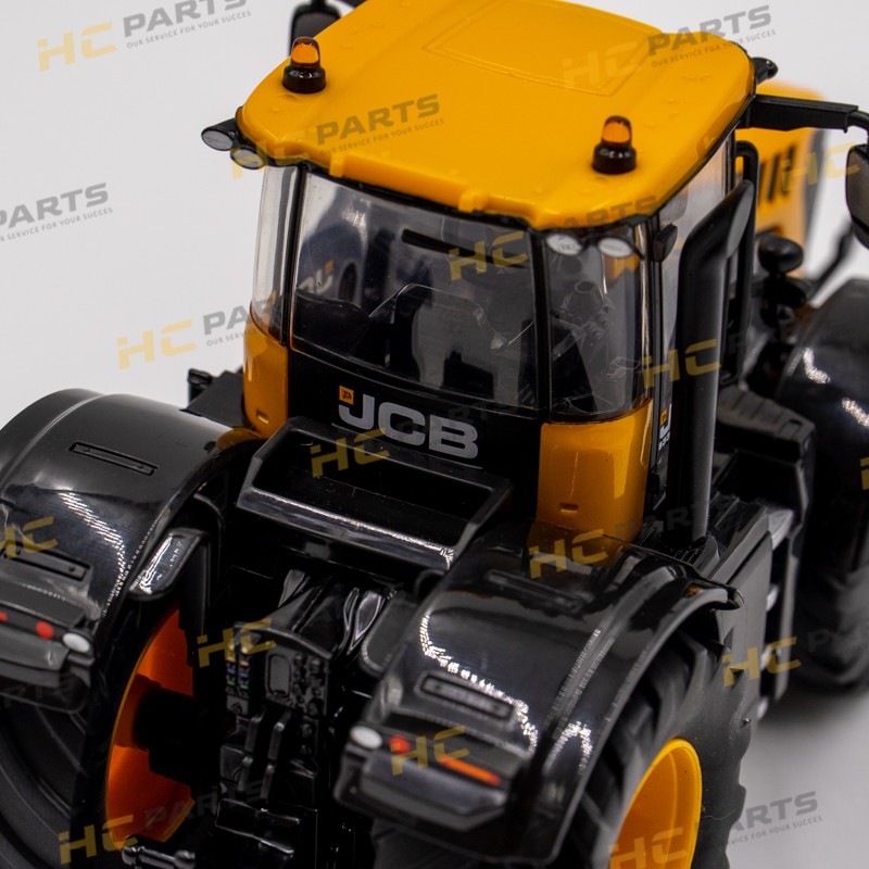 Модель JCB — FASTRAC 8330, Великобритания