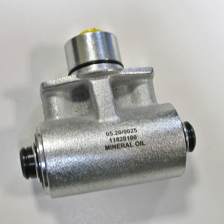 Левый тормозной цилиндр Fermec 860 SE