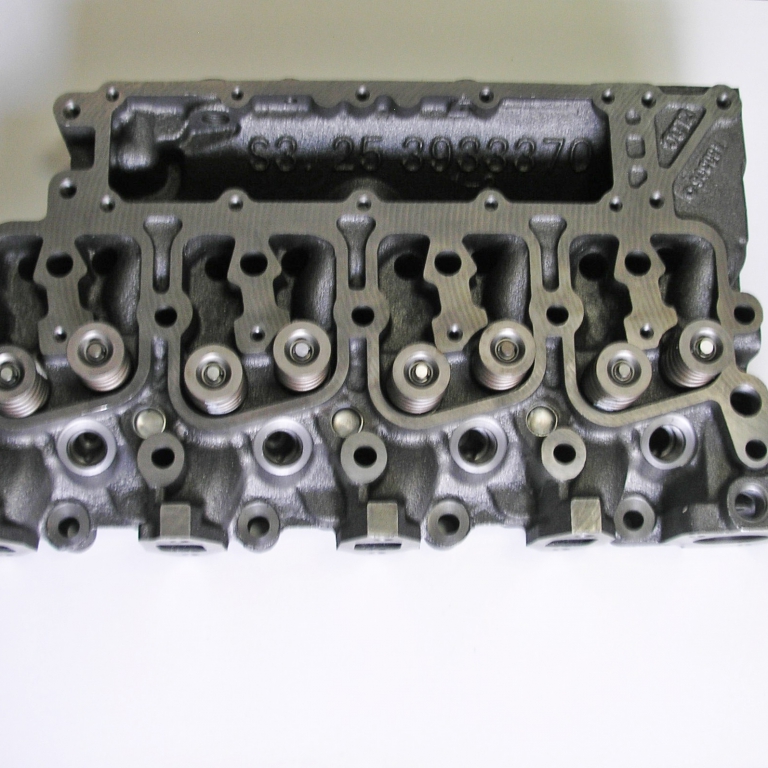 Головка в сборе Komatsu PW130 (S4D102E - 1)